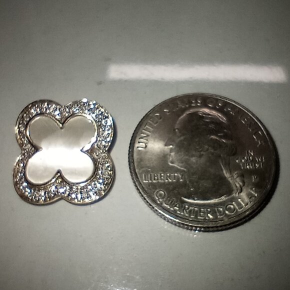 14Kt Yellow Gold Mother of Pearl & Diamond Slide - Picture 2 of 4